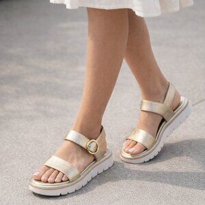 Stuart Weitzman Gold Metallic Platform Sandals – Size 7.5B – Chunky Sole